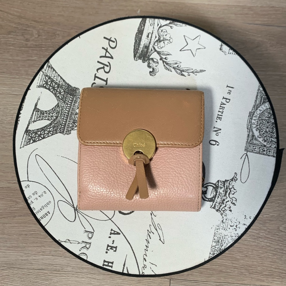 CHLOÉ Rare INDY Pink Square Wallet🤍